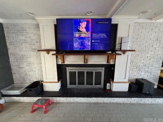 1 Woodland Drive, Jacksonville, AR 72076