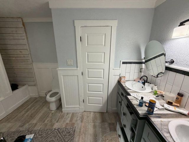 1 Woodland Drive, Jacksonville, AR 72076