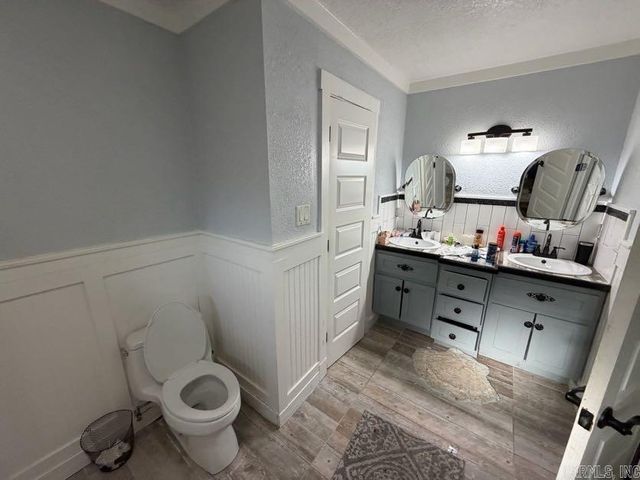 1 Woodland Drive, Jacksonville, AR 72076