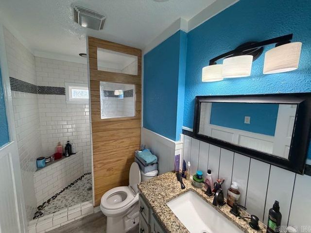 1 Woodland Drive, Jacksonville, AR 72076