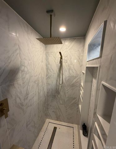 1 Woodland Drive, Jacksonville, AR 72076