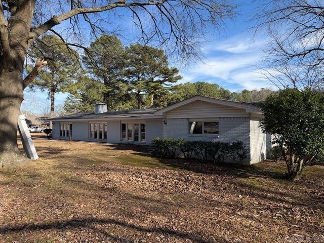 1 Woodland Drive, Jacksonville, AR 72076