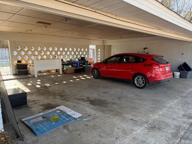 1 Woodland Drive, Jacksonville, AR 72076