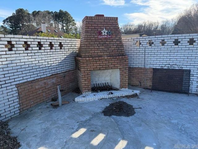 1 Woodland Drive, Jacksonville, AR 72076