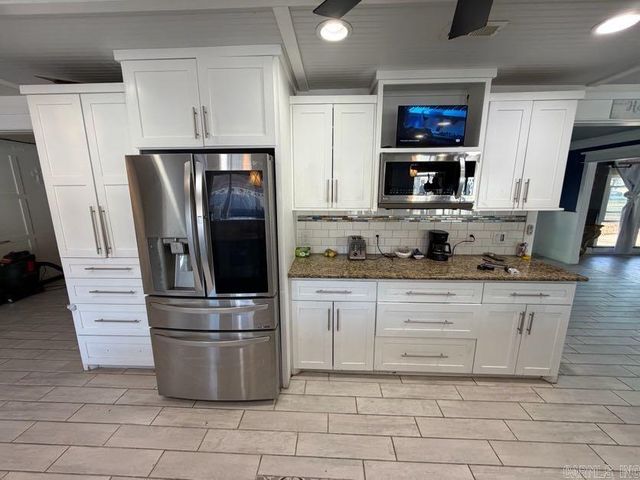 1 Woodland Drive, Jacksonville, AR 72076