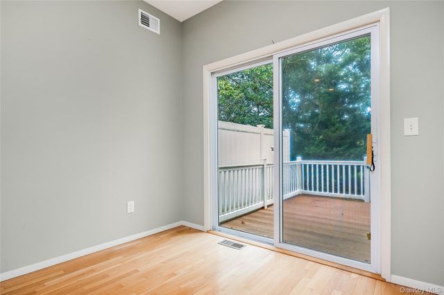 218 Kettles Lane, Medford, NY 11763
