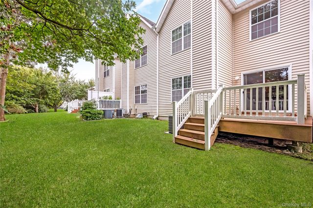 218 Kettles Lane, Medford, NY 11763