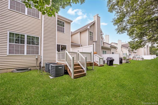 218 Kettles Lane, Medford, NY 11763