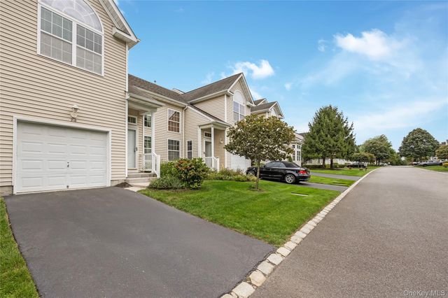 218 Kettles Lane, Medford, NY 11763