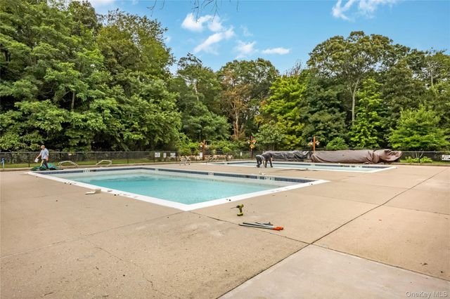 218 Kettles Lane, Medford, NY 11763