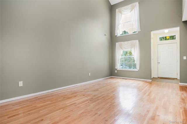 218 Kettles Lane, Medford, NY 11763