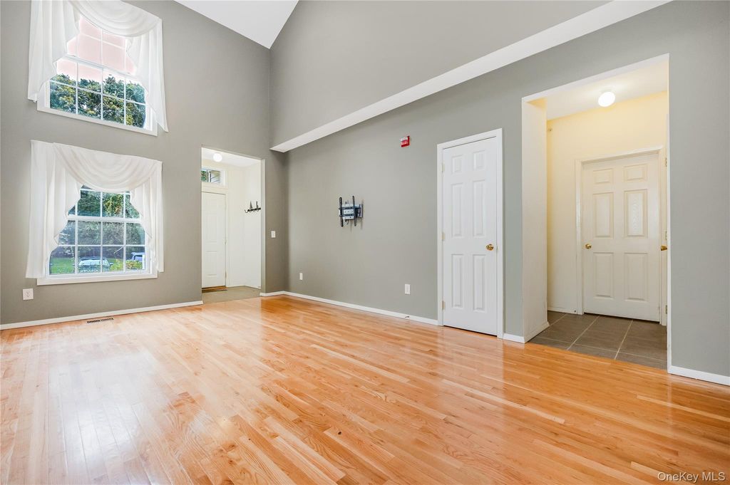 218 Kettles Lane, Medford, NY 11763 — photo 2