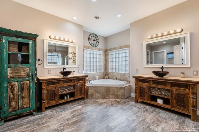 103 Rio Grande Dr, Blanco, TX 78606