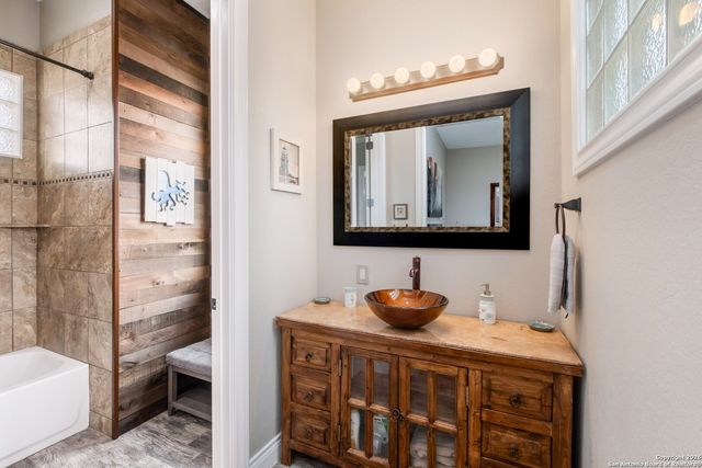 103 Rio Grande Dr, Blanco, TX 78606