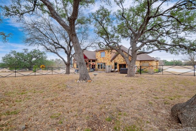 103 Rio Grande Dr, Blanco, TX 78606