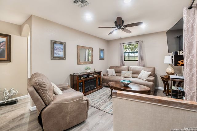 103 Rio Grande Dr, Blanco, TX 78606