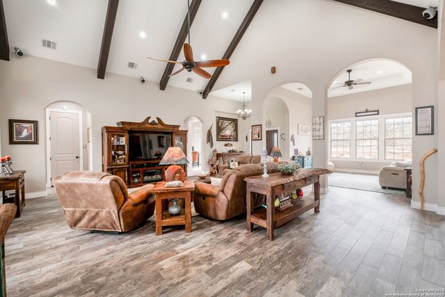 103 Rio Grande Dr, Blanco, TX 78606