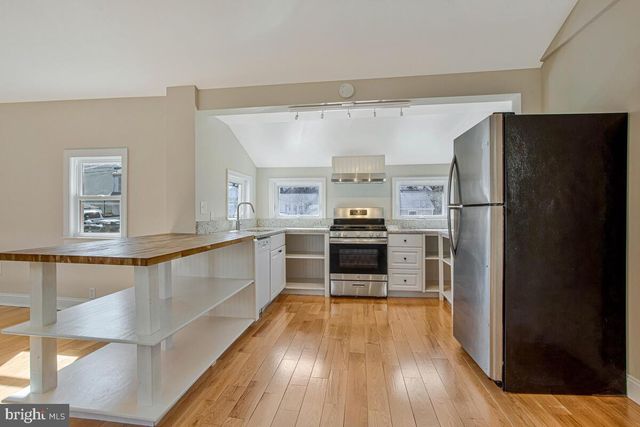 1916 RIDGEVILLE RD, Edgewater, MD 21037