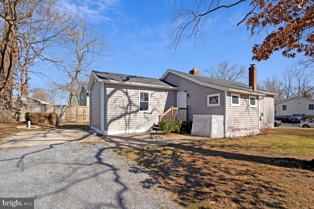 1916 RIDGEVILLE RD, Edgewater, MD 21037