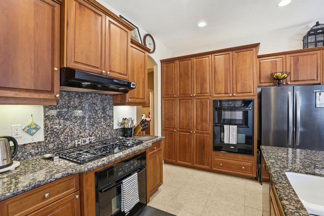 2069 Tracy Ct, Folsom, CA 95630