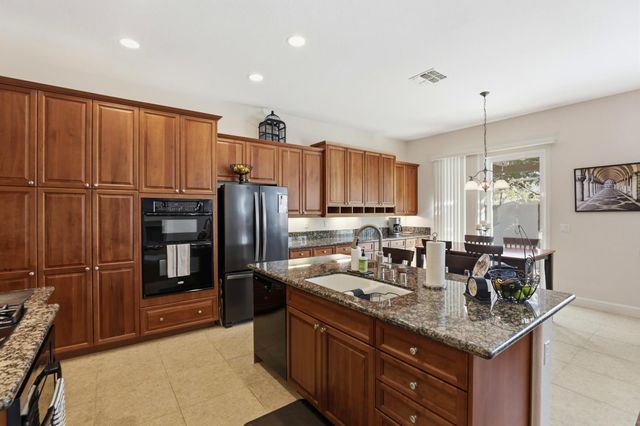 2069 Tracy Ct, Folsom, CA 95630