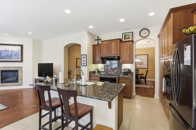 2069 Tracy Ct, Folsom, CA 95630