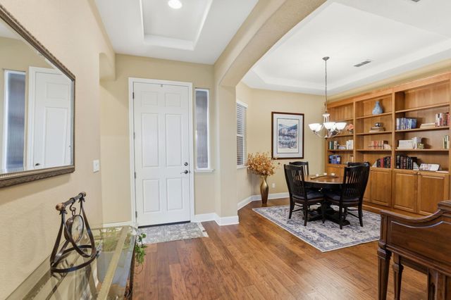 2069 Tracy Ct, Folsom, CA 95630