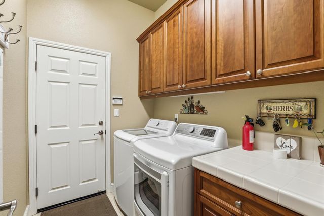 2069 Tracy Ct, Folsom, CA 95630