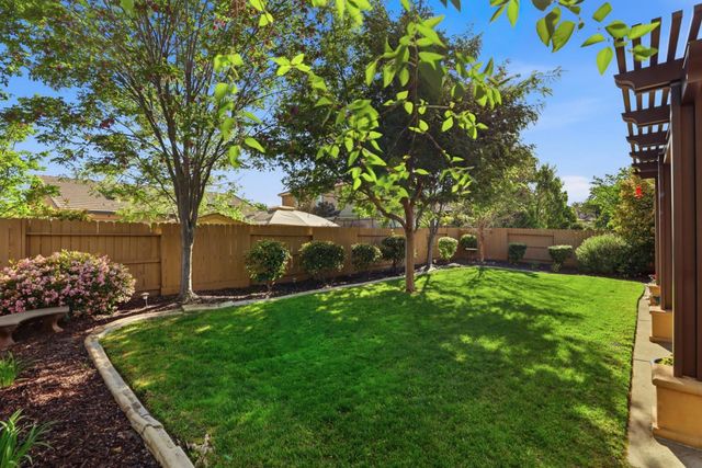 2069 Tracy Ct, Folsom, CA 95630