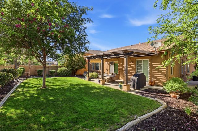 2069 Tracy Ct, Folsom, CA 95630