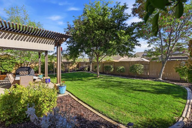 2069 Tracy Ct, Folsom, CA 95630