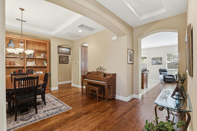 2069 Tracy Ct, Folsom, CA 95630