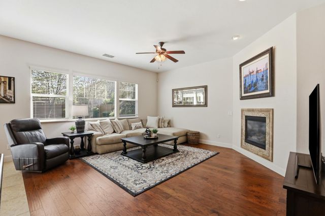 2069 Tracy Ct, Folsom, CA 95630