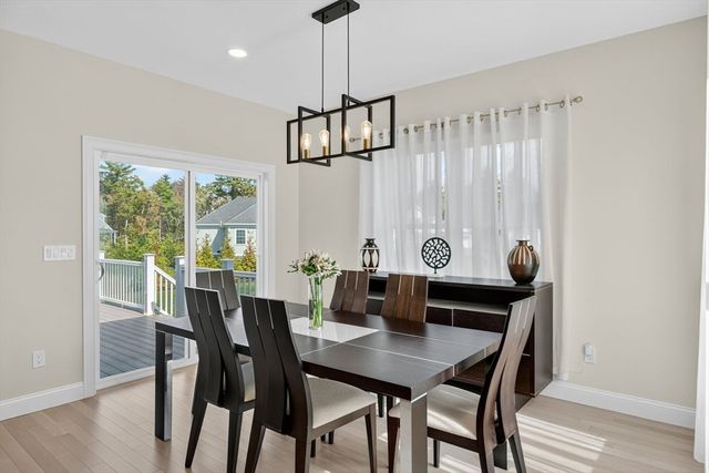 10 Shagbark Cir, Mattapoisett, MA 02739