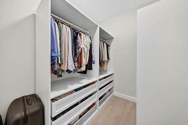 10 Shagbark Cir, Mattapoisett, MA 02739