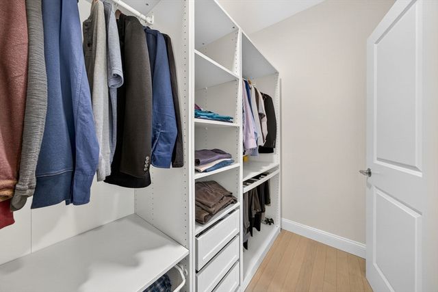 10 Shagbark Cir, Mattapoisett, MA 02739