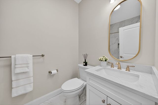 10 Shagbark Cir, Mattapoisett, MA 02739