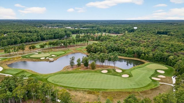 10 Shagbark Cir, Mattapoisett, MA 02739