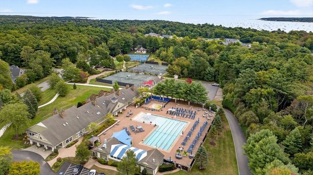 10 Shagbark Cir, Mattapoisett, MA 02739