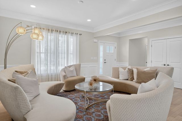 10 Shagbark Cir, Mattapoisett, MA 02739