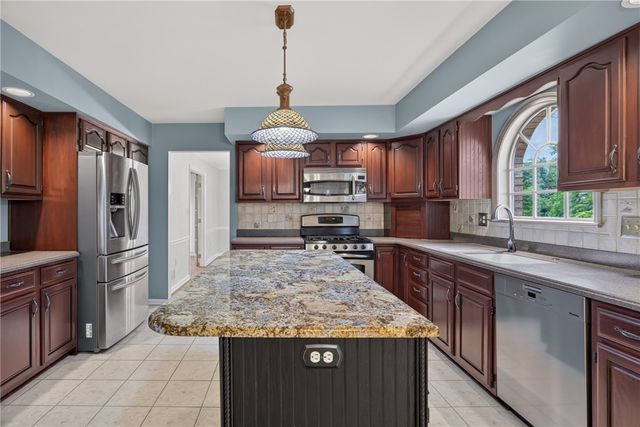 123 Farmview Place, Peters Twp, PA 15367