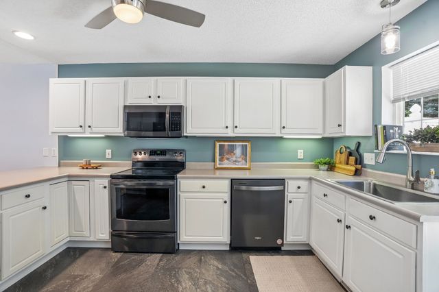 495 S 51st Street 45, West Des Moines, IA 50265