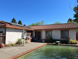 70 McKeon Ct, Novato, CA 94947