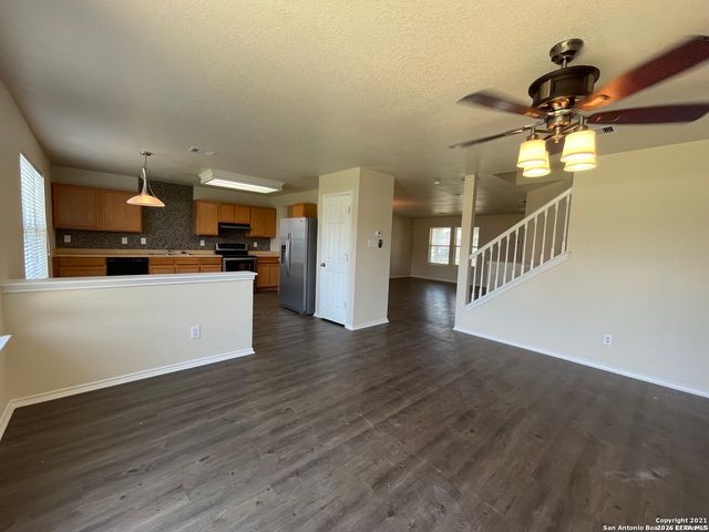 8927 Nature Trl, Converse, TX 78109