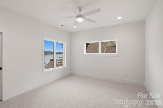 3904 Channel Pointe Lane, Denver, NC 28037