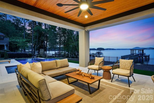 3904 Channel Pointe Lane, Denver, NC 28037