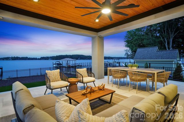 3904 Channel Pointe Lane, Denver, NC 28037