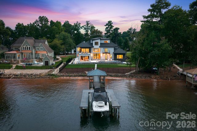 3904 Channel Pointe Lane, Denver, NC 28037