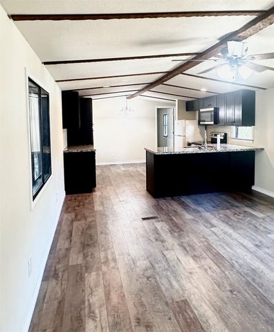 13169 S Lee Shore Drive, Willis, TX 77318