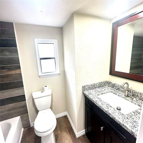 13169 S Lee Shore Drive, Willis, TX 77318